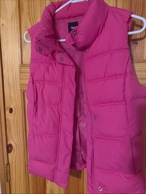 GAP Women's Hot Pink Quilted Puffer Vest